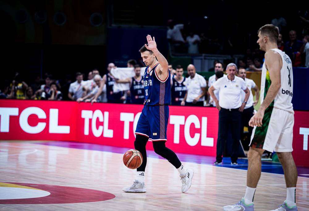 黑山主教练赞扬球队稳健防守，取得连胜