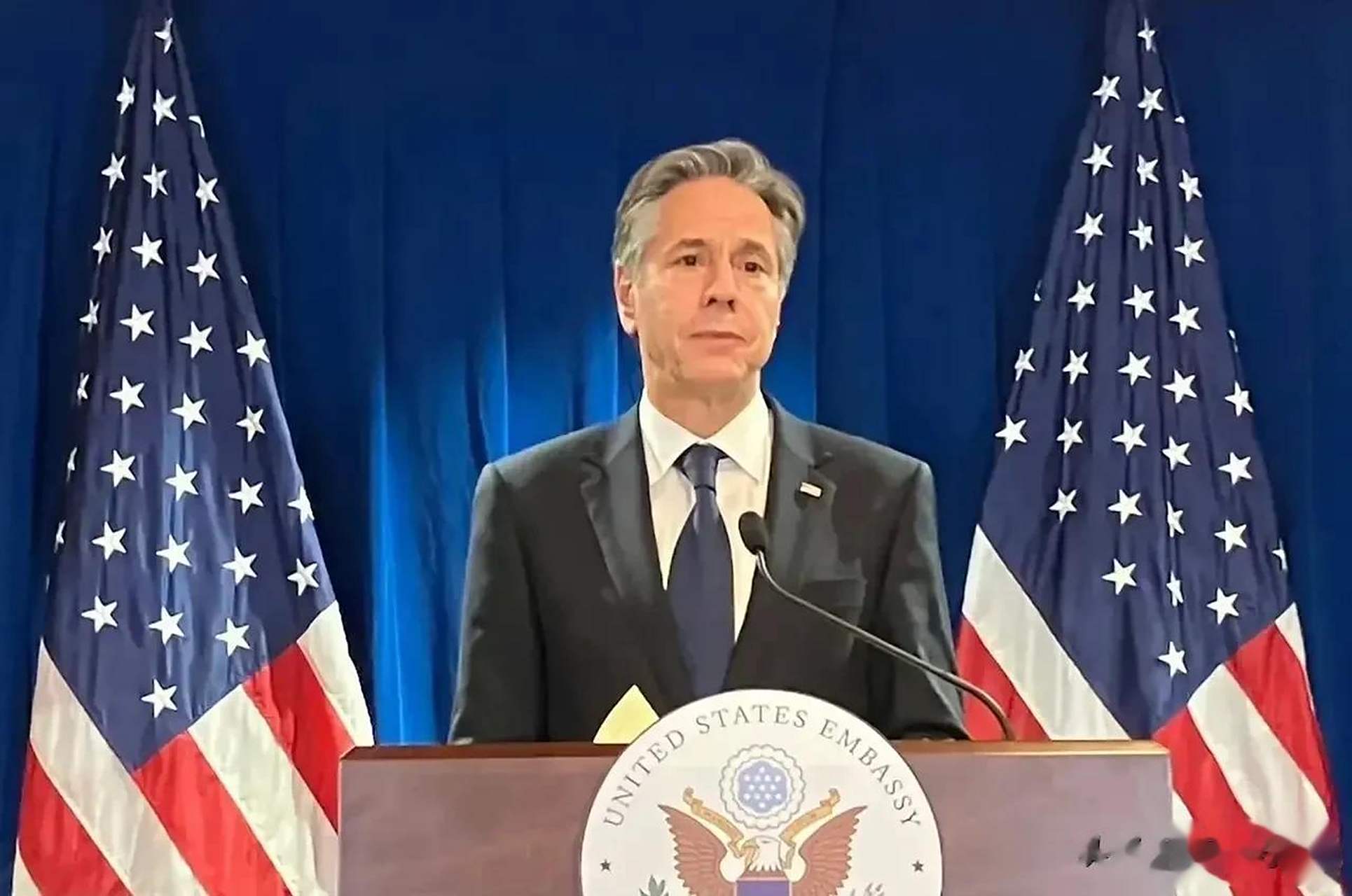 关于新秀出道保持高效表现，被誉赞为球队未来希望的信息