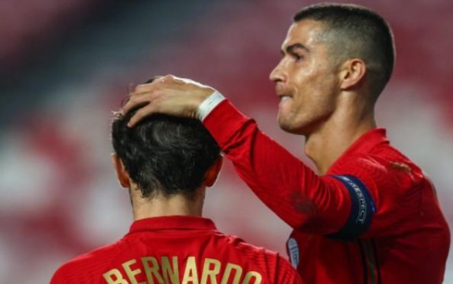 包含芬兰队意外胜利，闯入欧国联八强，表现令人惊喜的词条